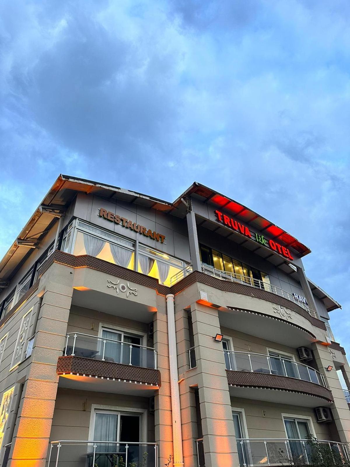 Truva Life Hotel Samandag Exterior photo